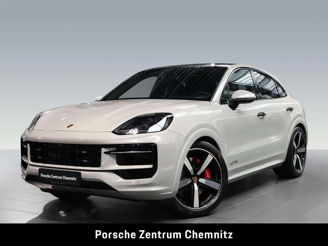 Photo 1 : Porsche Cayenne 2024 Essence