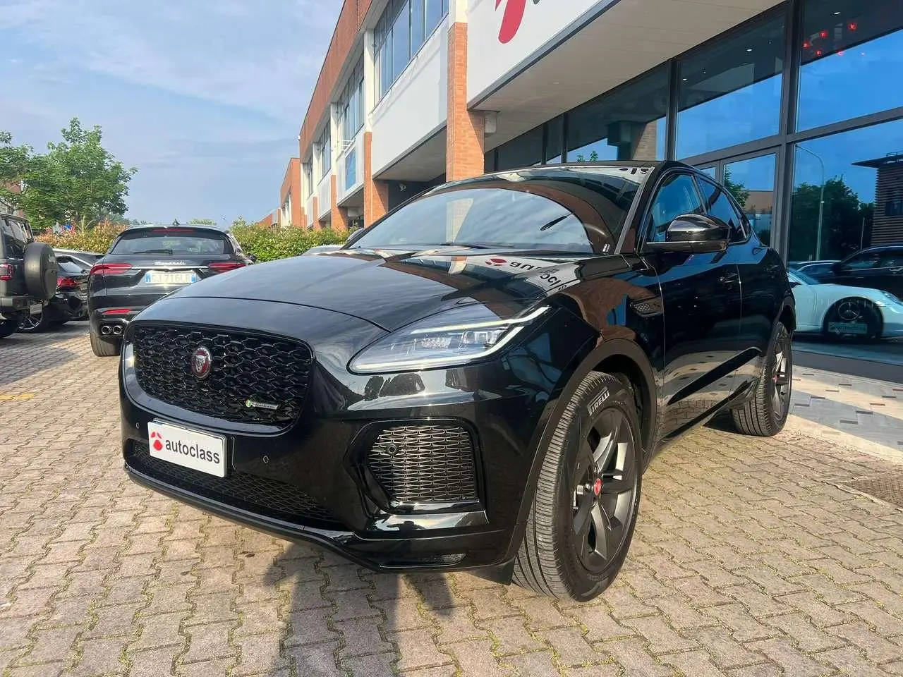 Photo 1 : Jaguar E-pace 2022 Hybrid