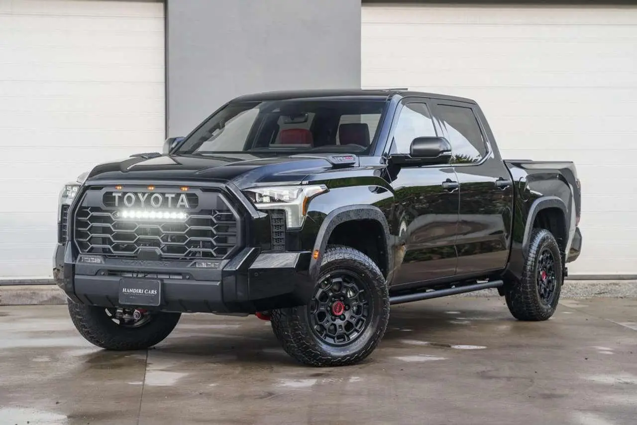 Photo 1 : Toyota Tundra 2024 Petrol