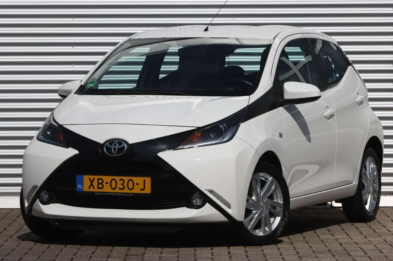 Photo 1 : Toyota Aygo 2017 Petrol