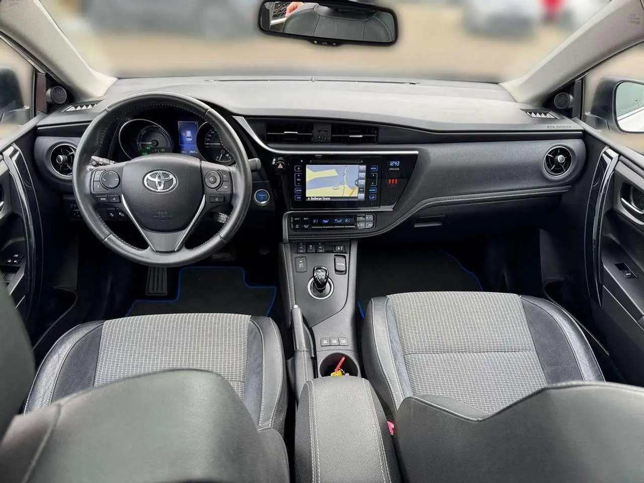 Photo 1 : Toyota Auris 2016 Hybride