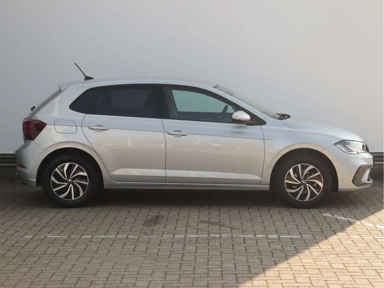 Photo 1 : Volkswagen Polo 2023 Petrol