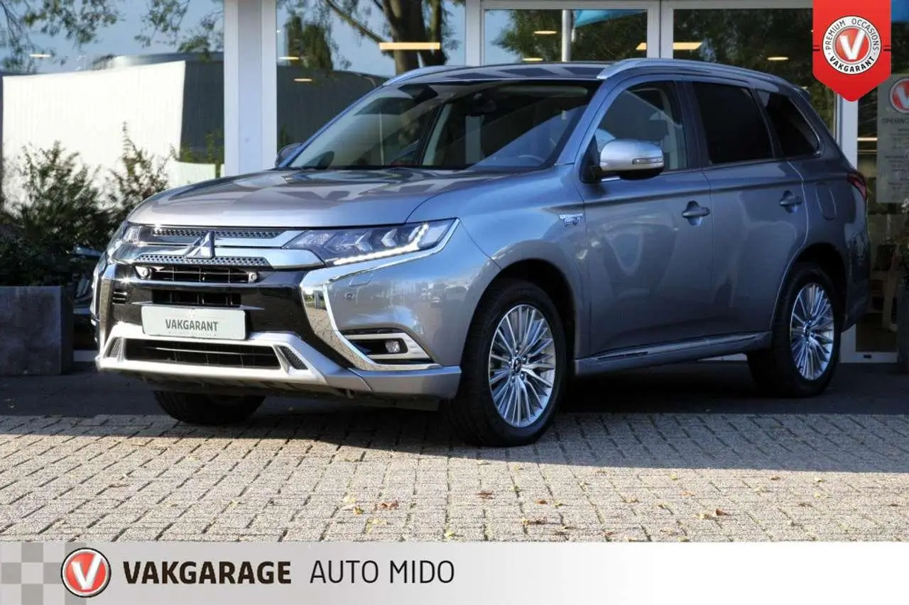 Photo 1 : Mitsubishi Outlander 2020 Hybride