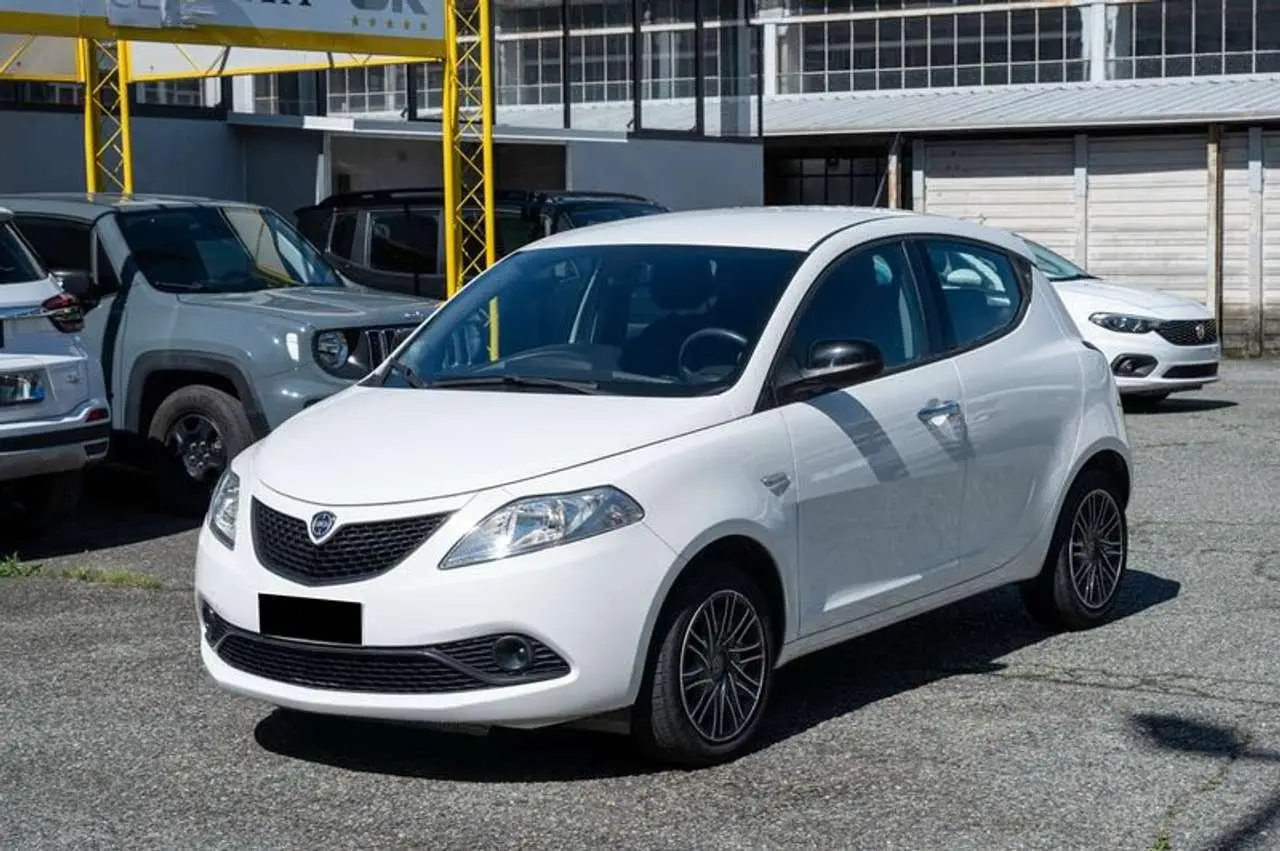 Photo 1 : Lancia Ypsilon 2019 Essence