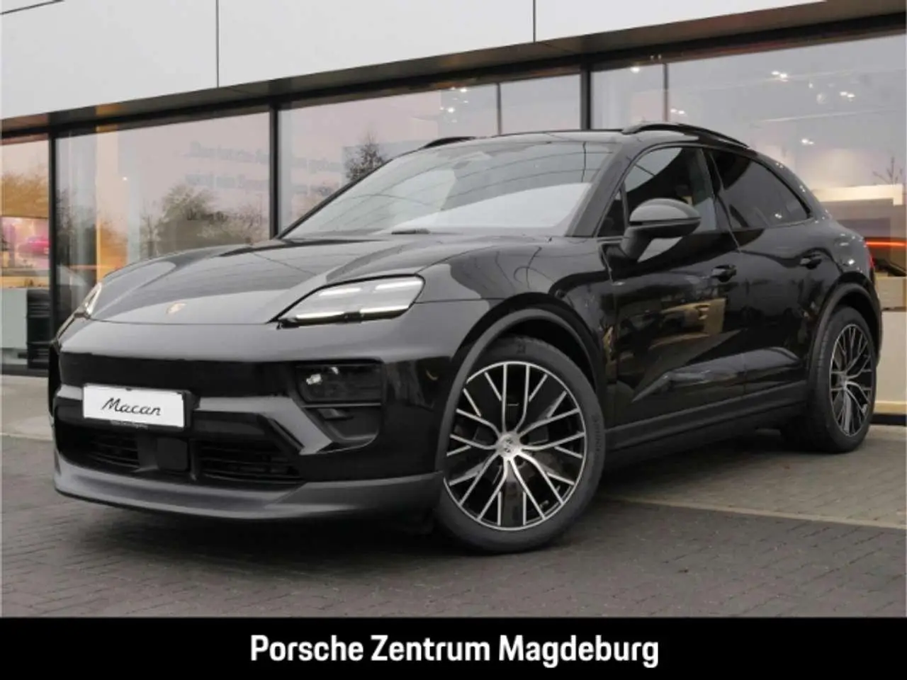 Photo 1 : Porsche Macan 2024 Electric