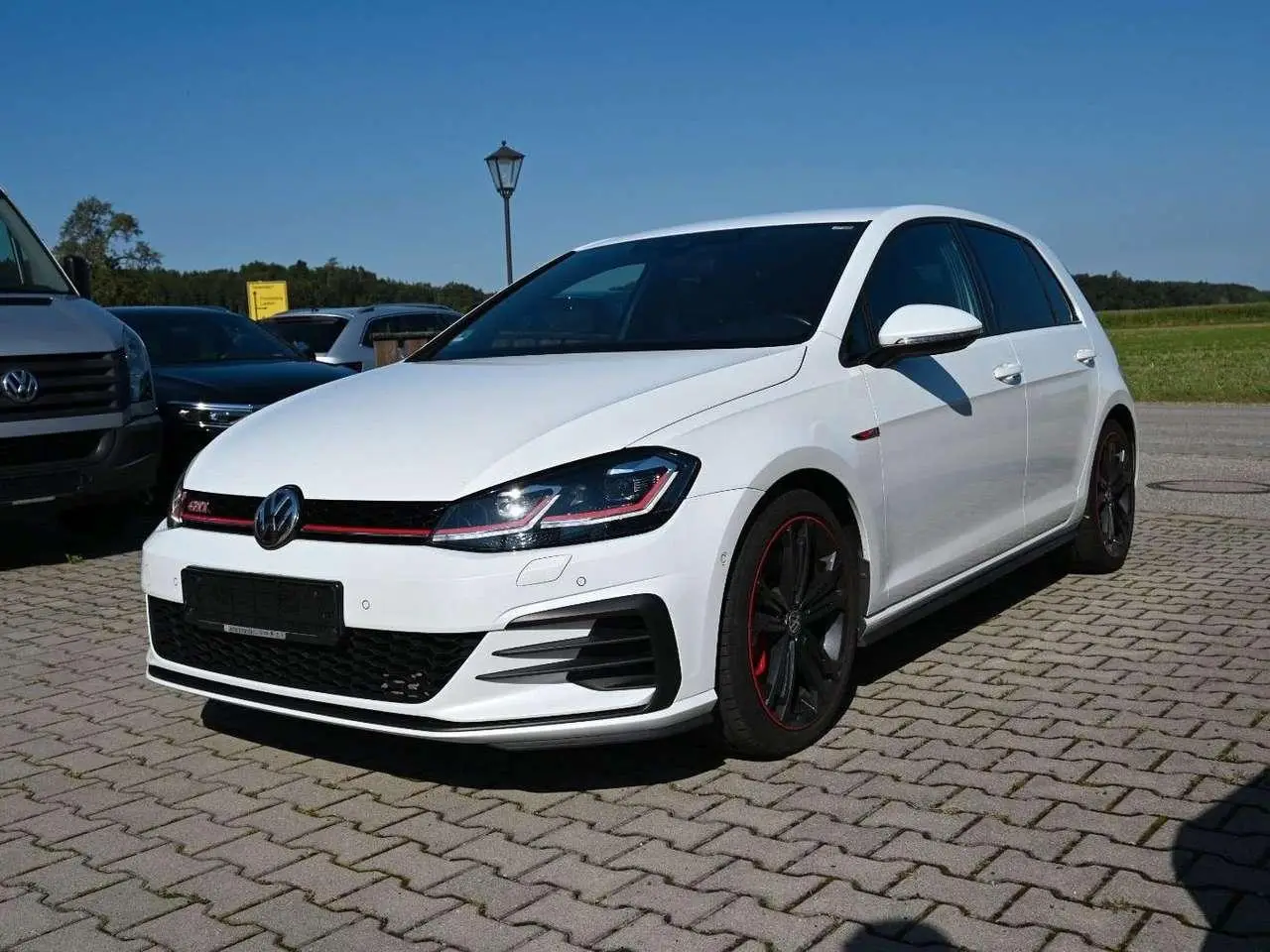 Photo 1 : Volkswagen Golf 2019 Petrol