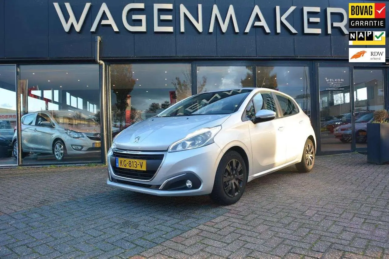 Photo 1 : Peugeot 208 2016 Petrol