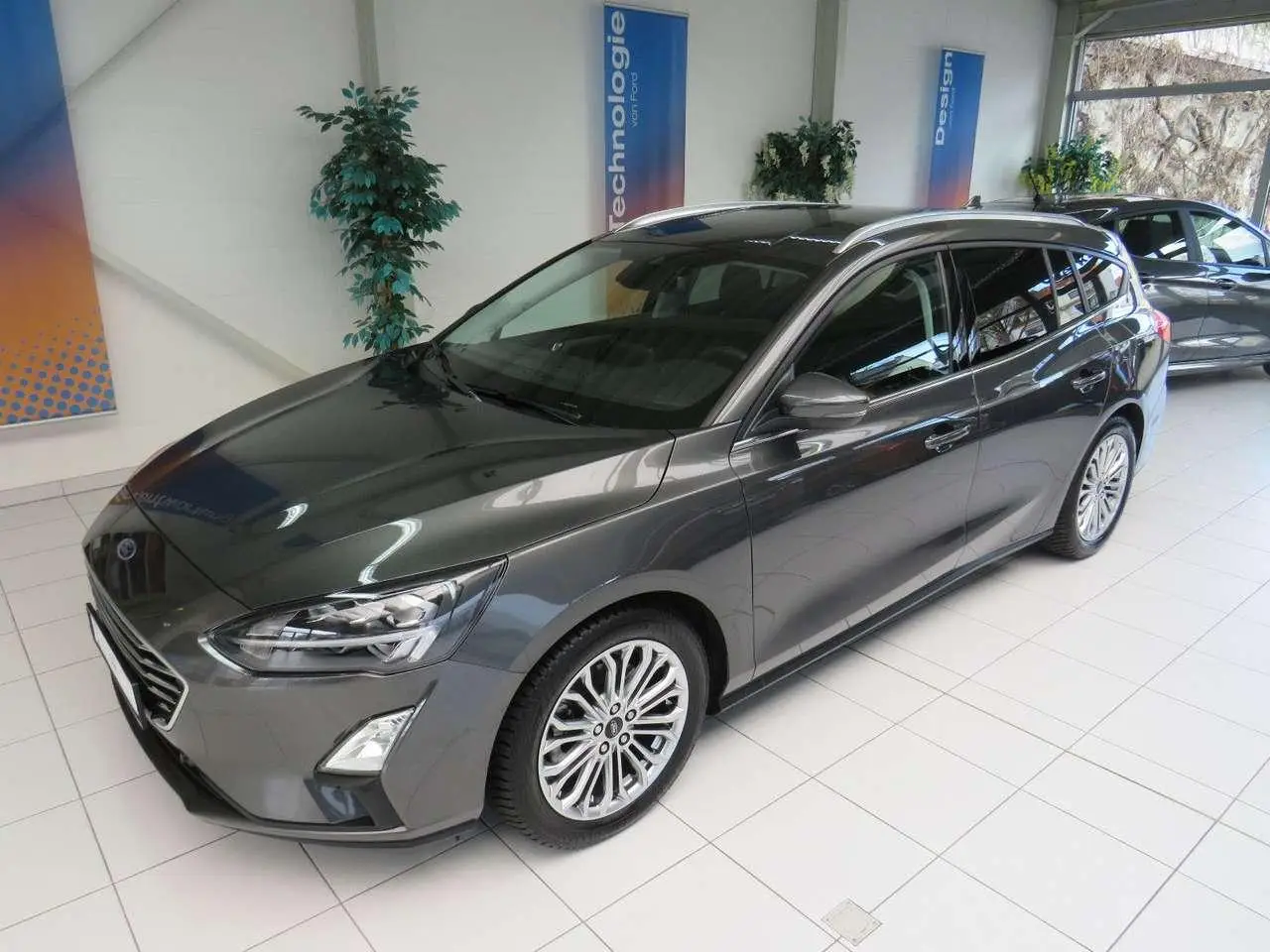 Photo 1 : Ford Focus 2019 Petrol