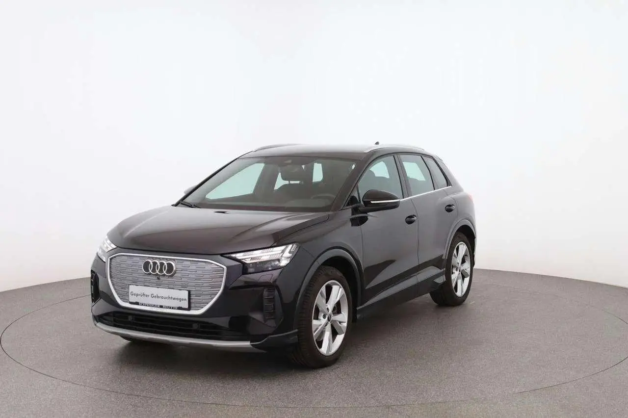 Photo 1 : Audi Q4 2023 Electric