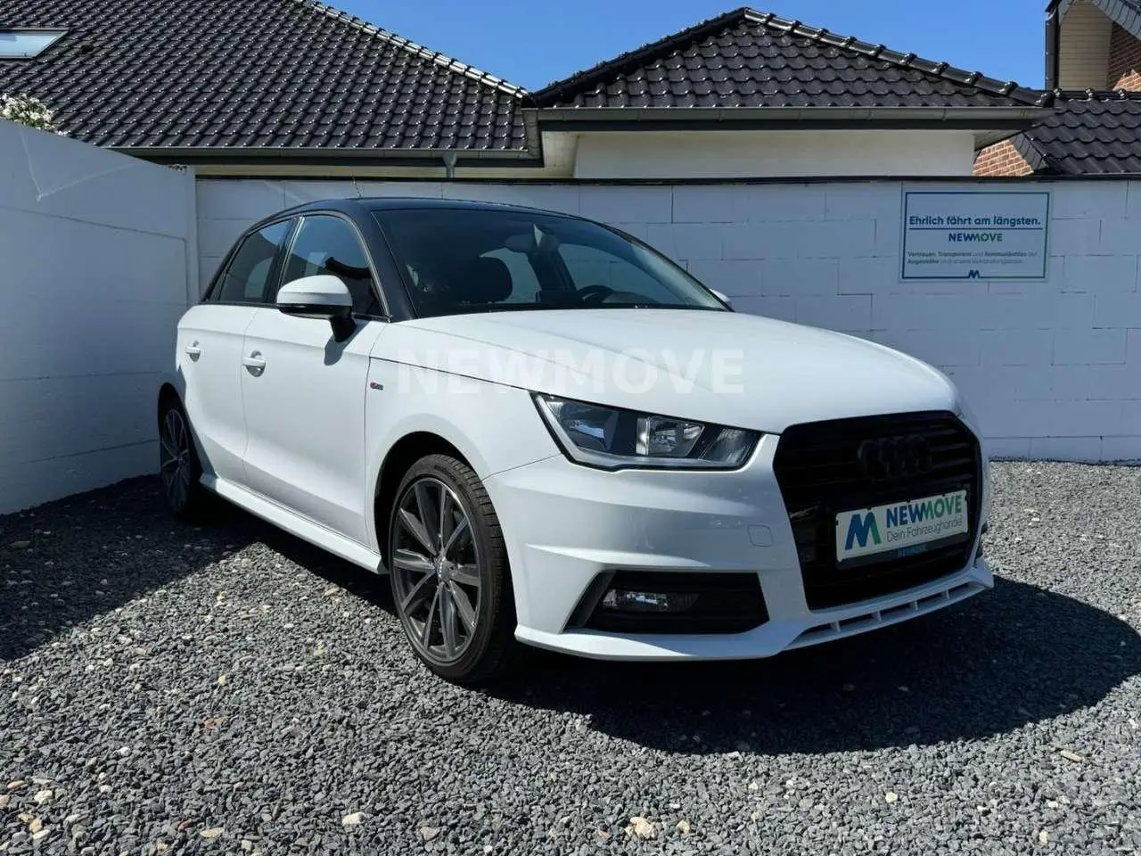 Photo 1 : Audi A1 2016 Petrol