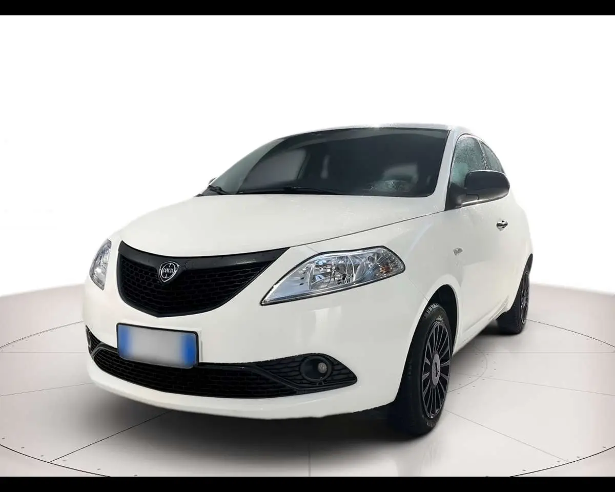 Photo 1 : Lancia Ypsilon 2019 Petrol