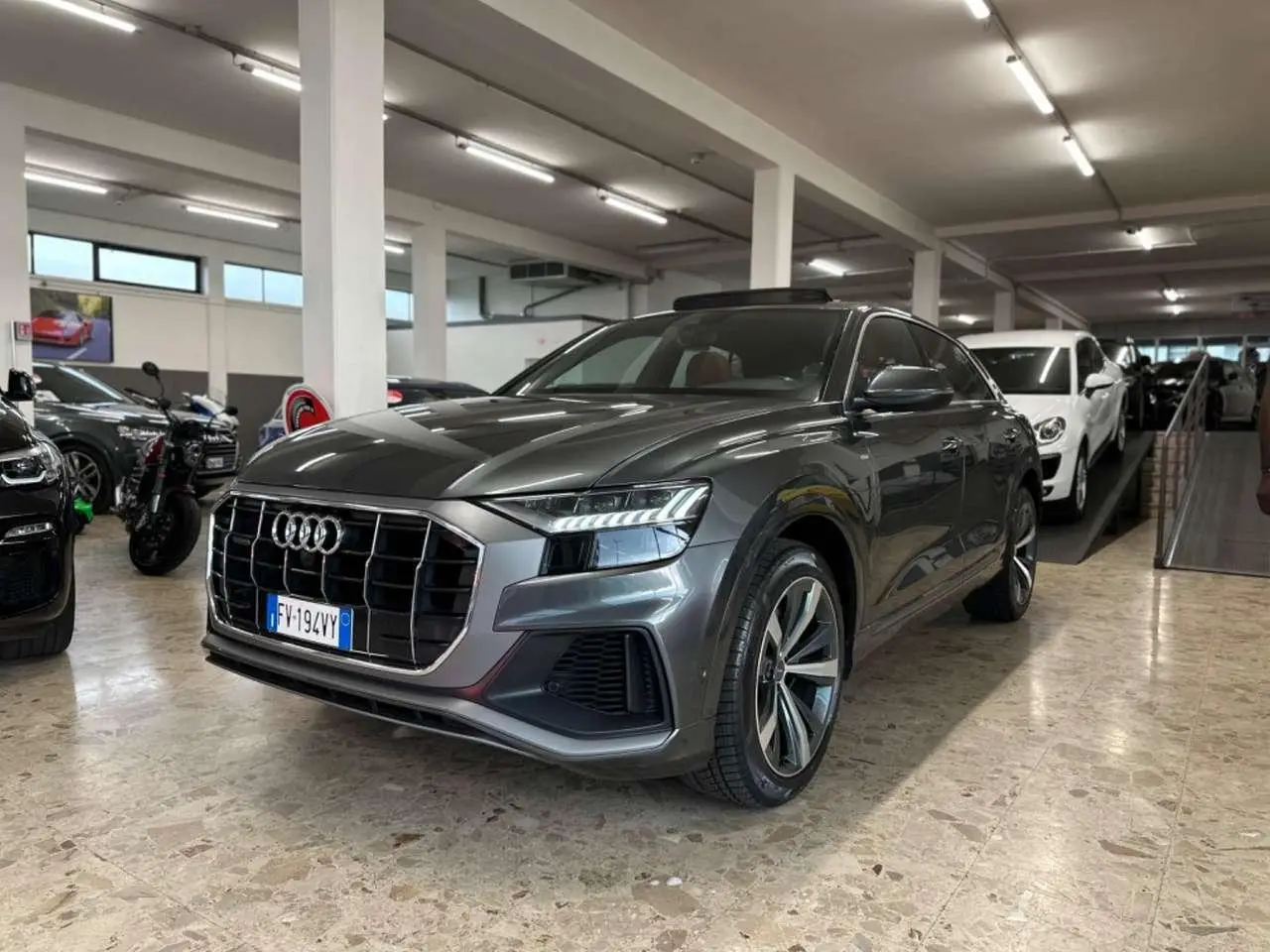 Photo 1 : Audi Q8 2019 Hybrid