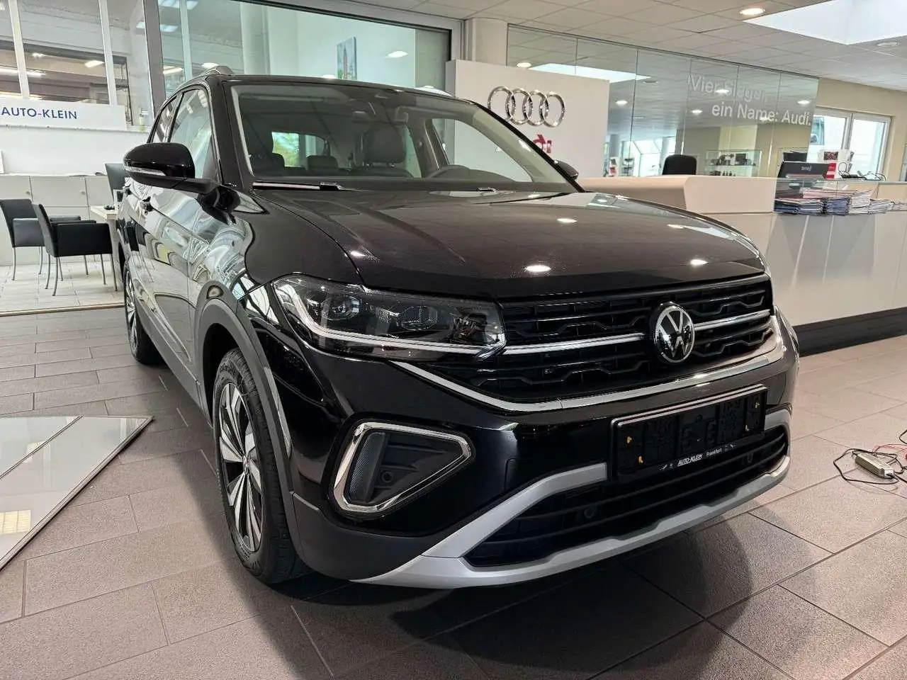 Photo 1 : Volkswagen T-cross 2024 Essence