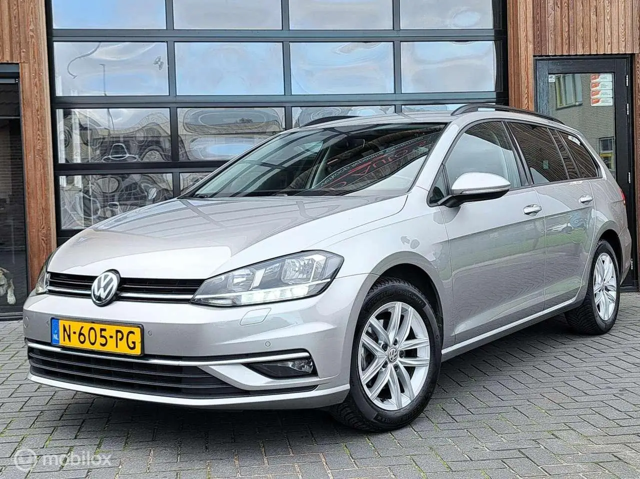 Photo 1 : Volkswagen Golf 2020 Essence