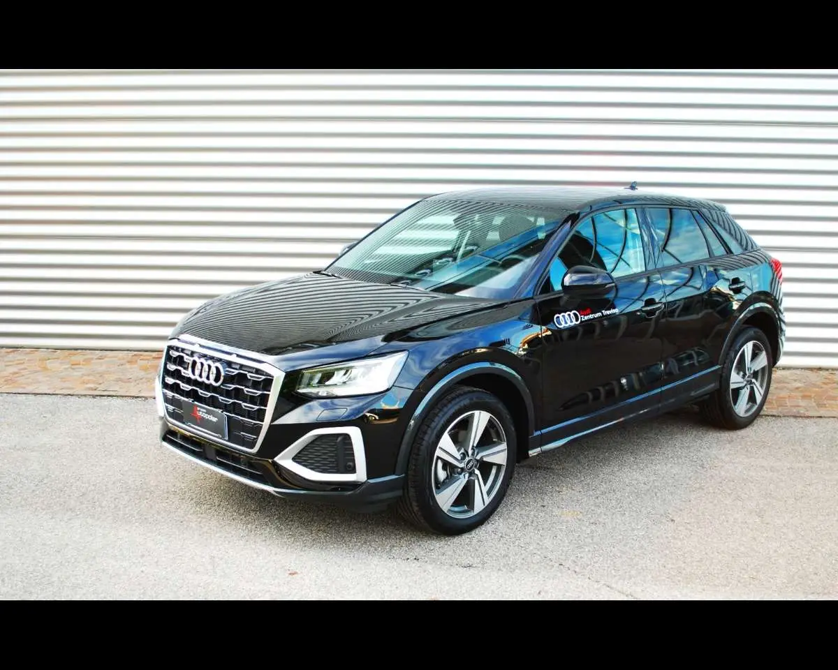 Photo 1 : Audi Q2 2022 Petrol