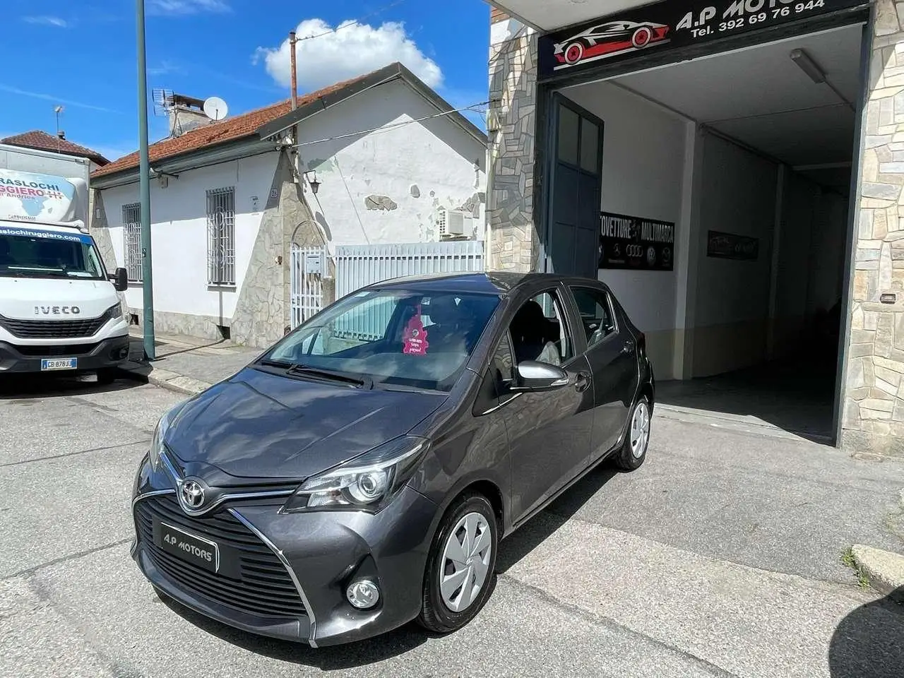 Photo 1 : Toyota Yaris 2016 Petrol