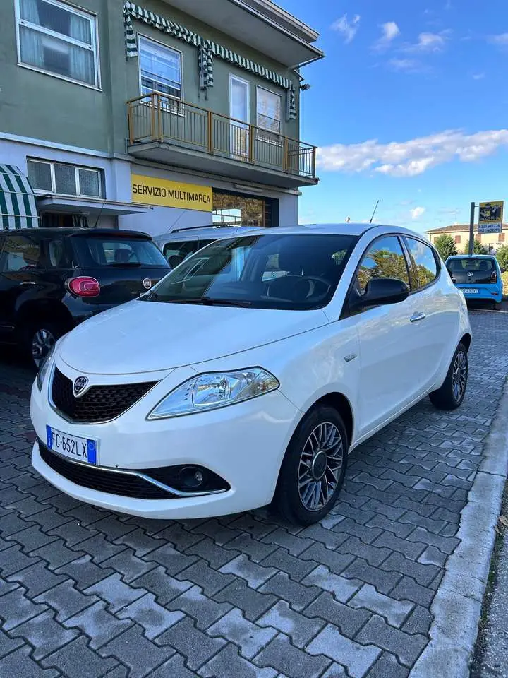 Photo 1 : Lancia Ypsilon 2017 Diesel