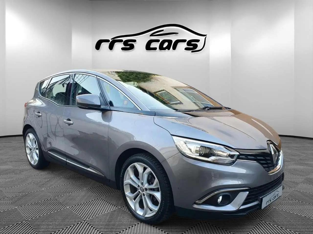 Photo 1 : Renault Scenic 2016 Petrol