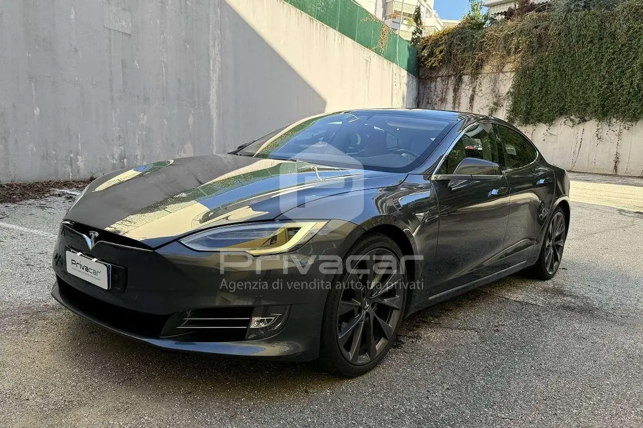 Photo 1 : Tesla Model S 2019 Electric