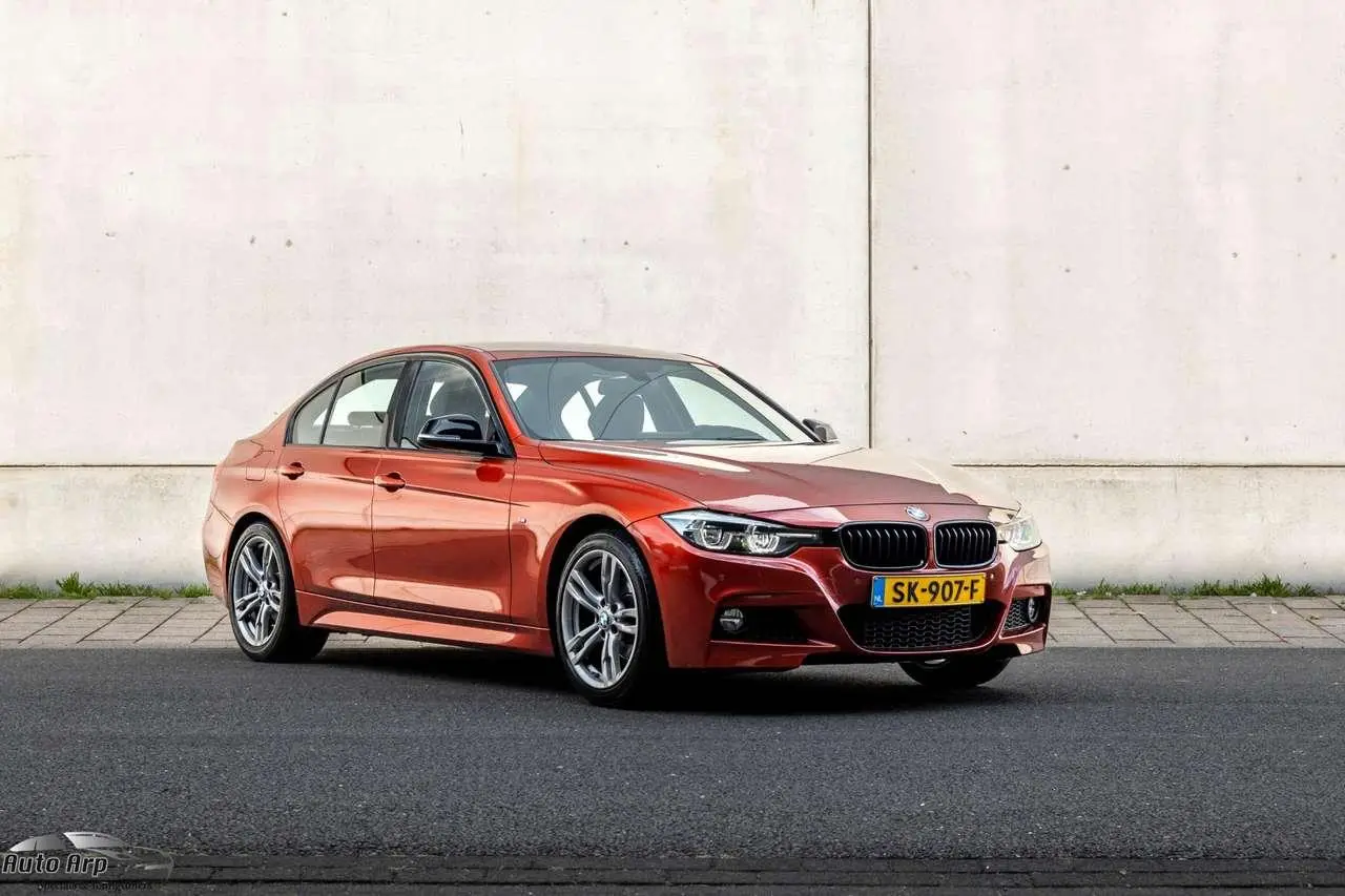 Photo 1 : Bmw Serie 3 2018 Petrol