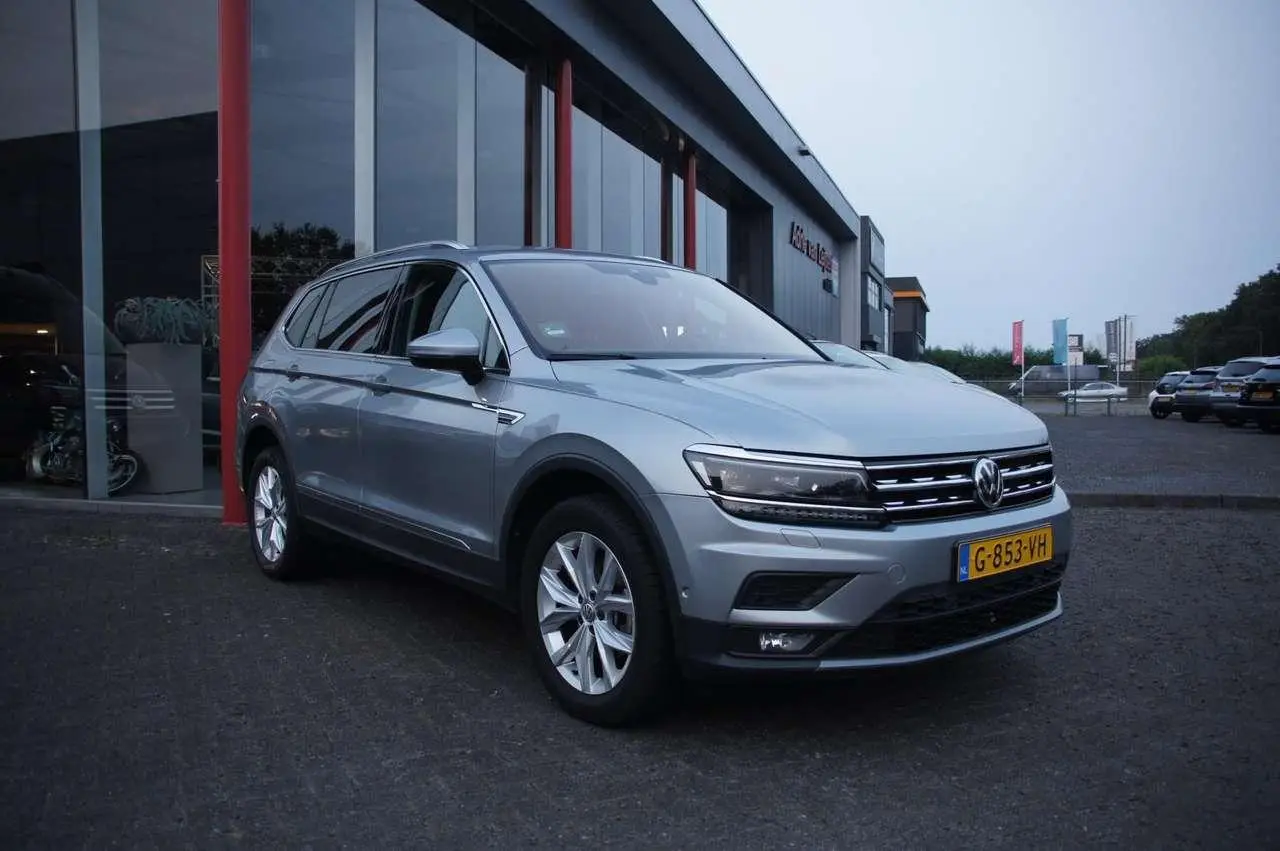 Photo 1 : Volkswagen Tiguan 2019 Essence