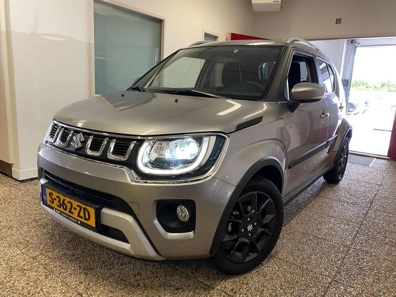 Photo 1 : Suzuki Ignis 2023 Hybride