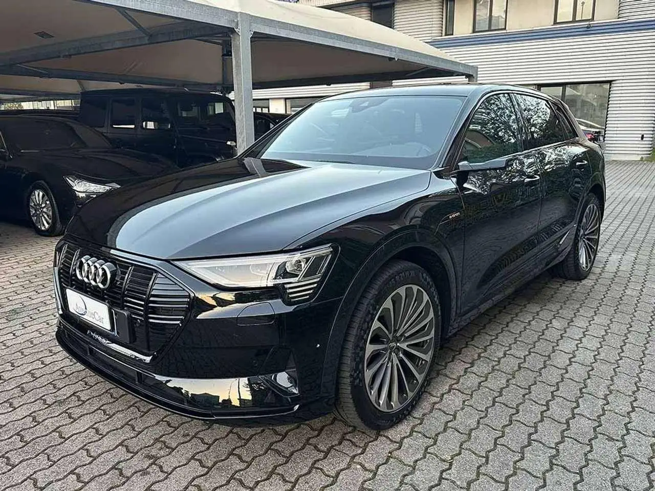 Photo 1 : Audi E-tron 2021 Électrique