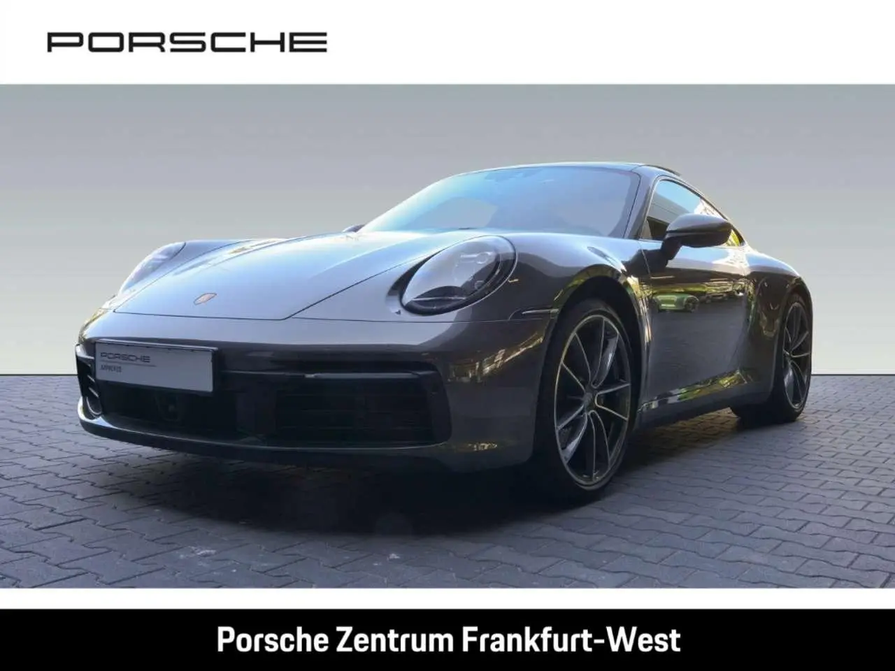 Photo 1 : Porsche 992 2021 Essence