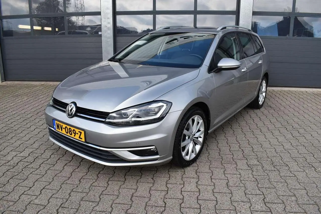 Photo 1 : Volkswagen Golf 2017 Petrol