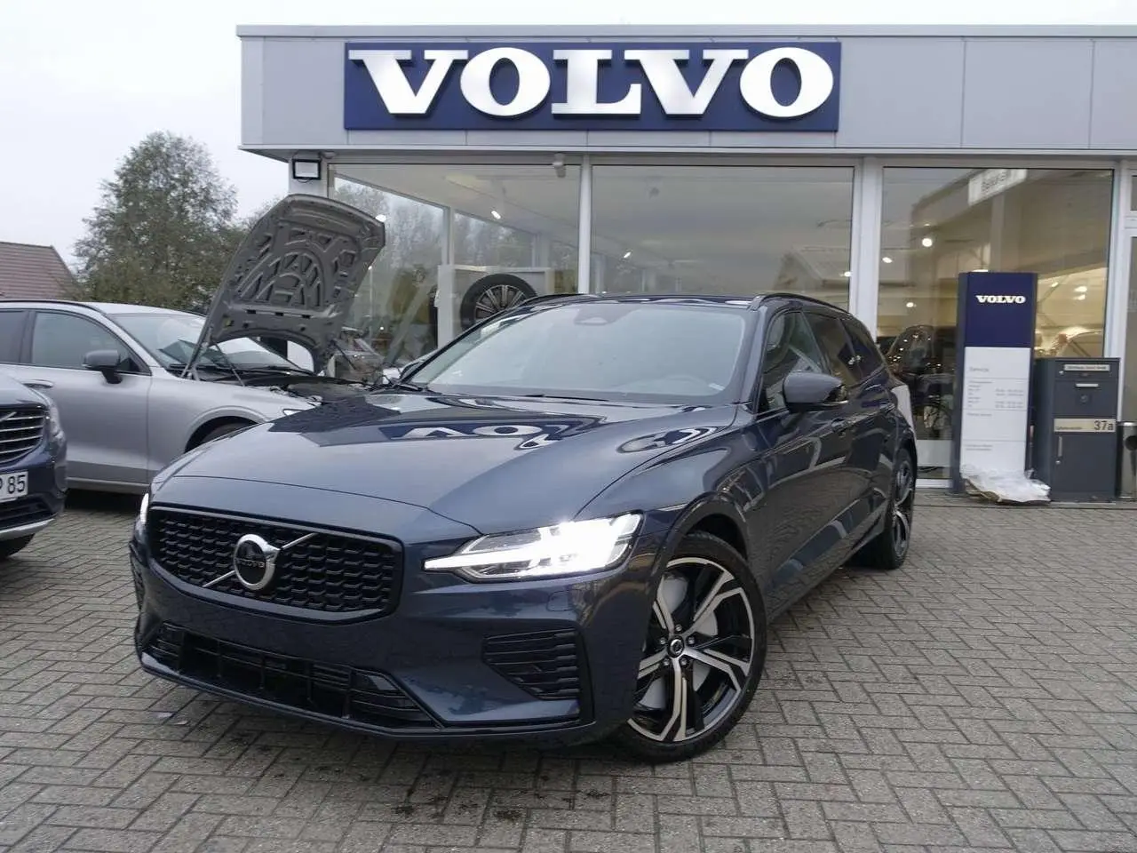 Photo 1 : Volvo V60 2024 Hybride