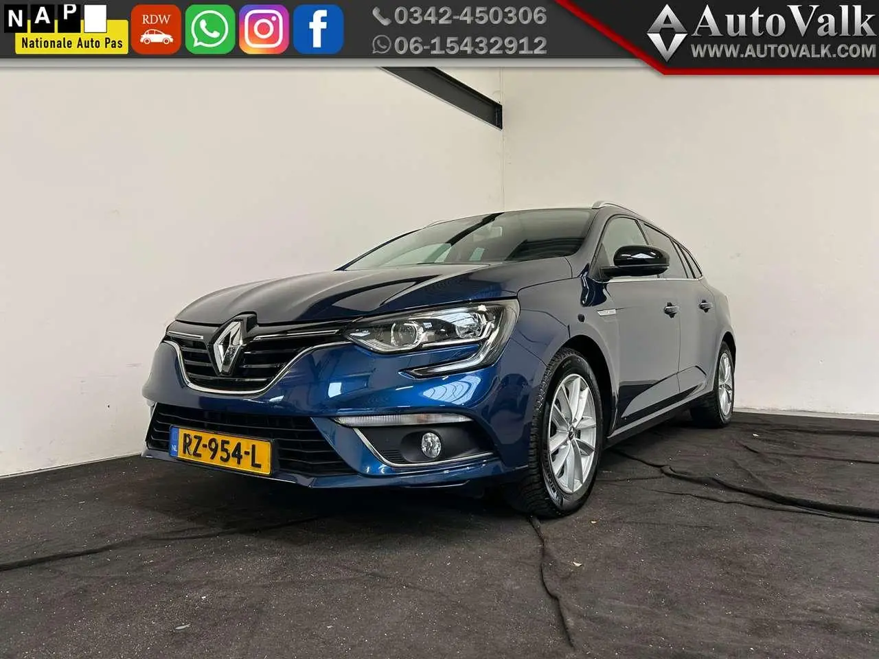 Photo 1 : Renault Megane 2018 Petrol