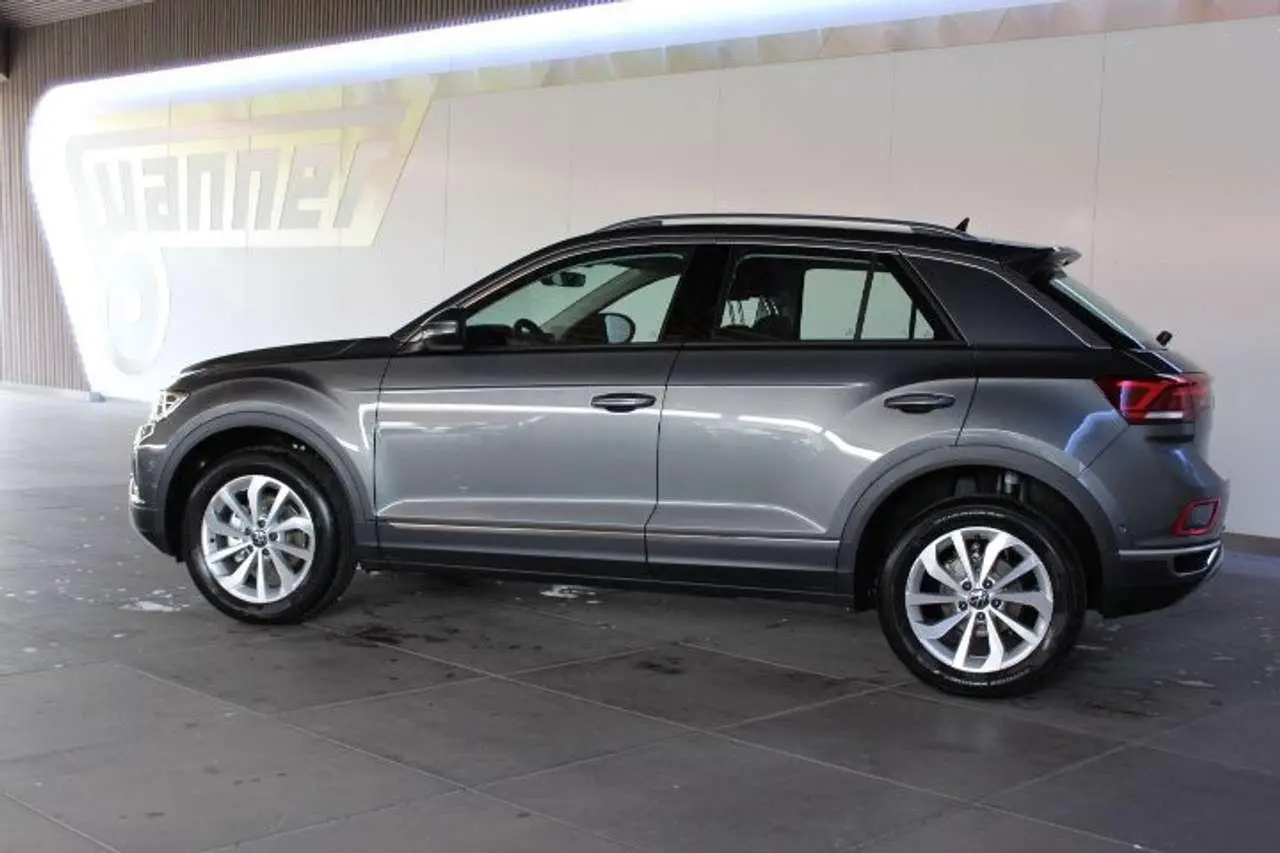 Photo 1 : Volkswagen T-roc 2024 Petrol