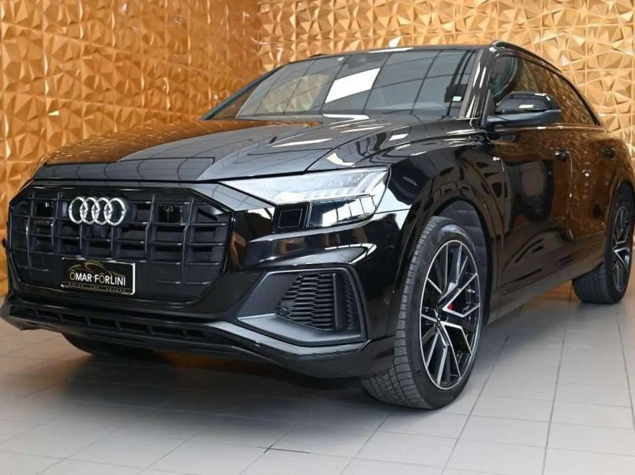 Photo 1 : Audi Q8 2020 Hybrid