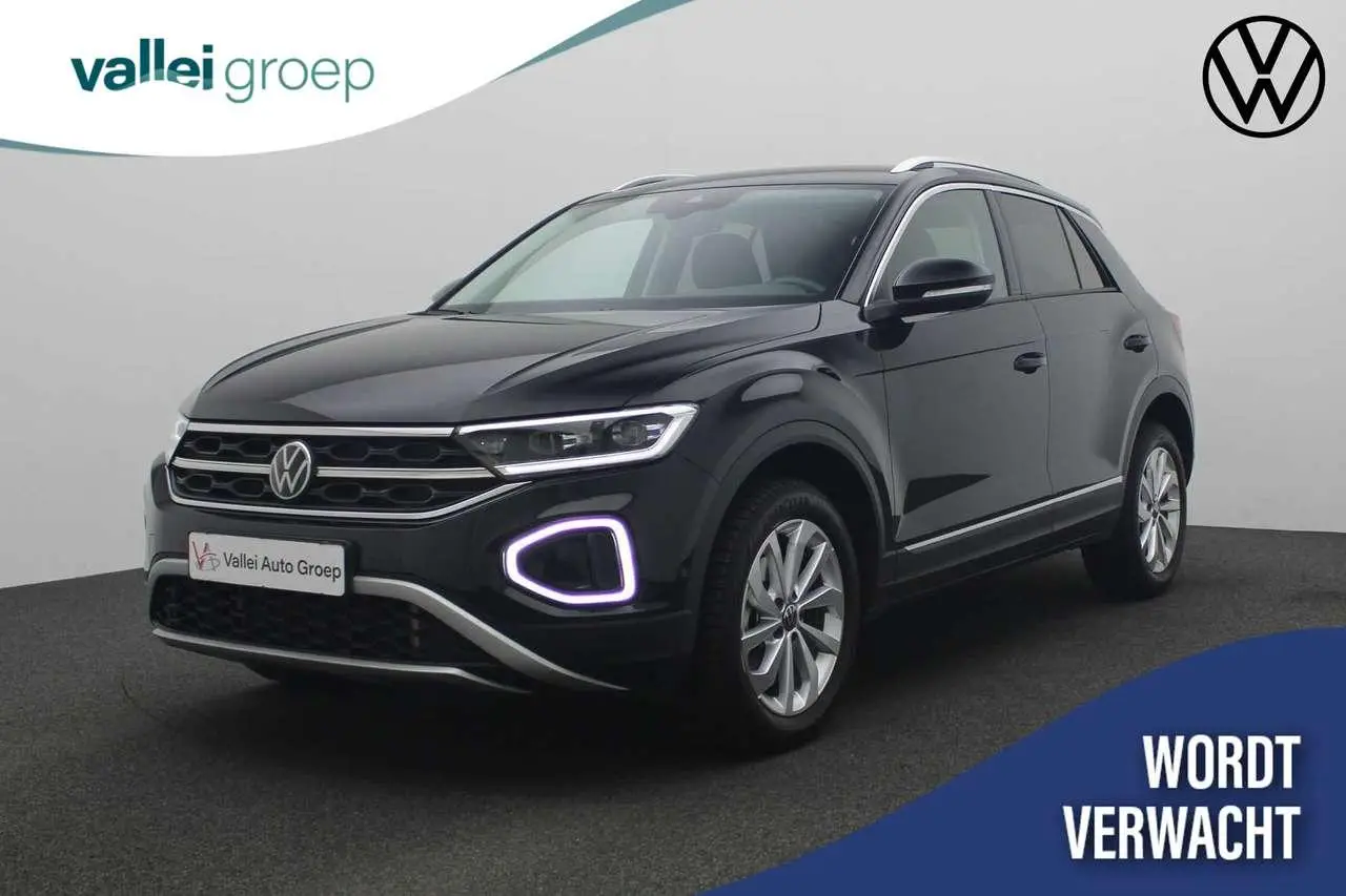 Photo 1 : Volkswagen T-roc 2024 Petrol