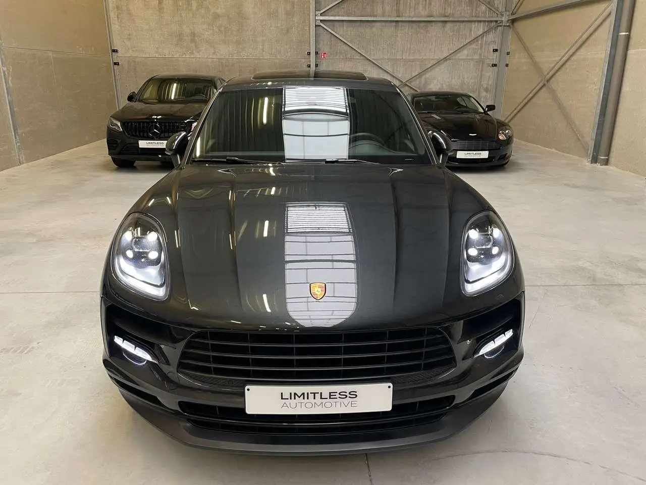 Photo 1 : Porsche Macan 2020 Essence