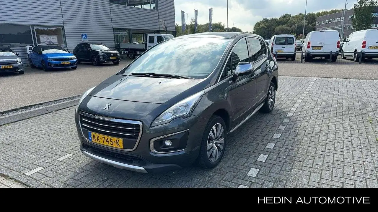 Photo 1 : Peugeot 3008 2016 Petrol