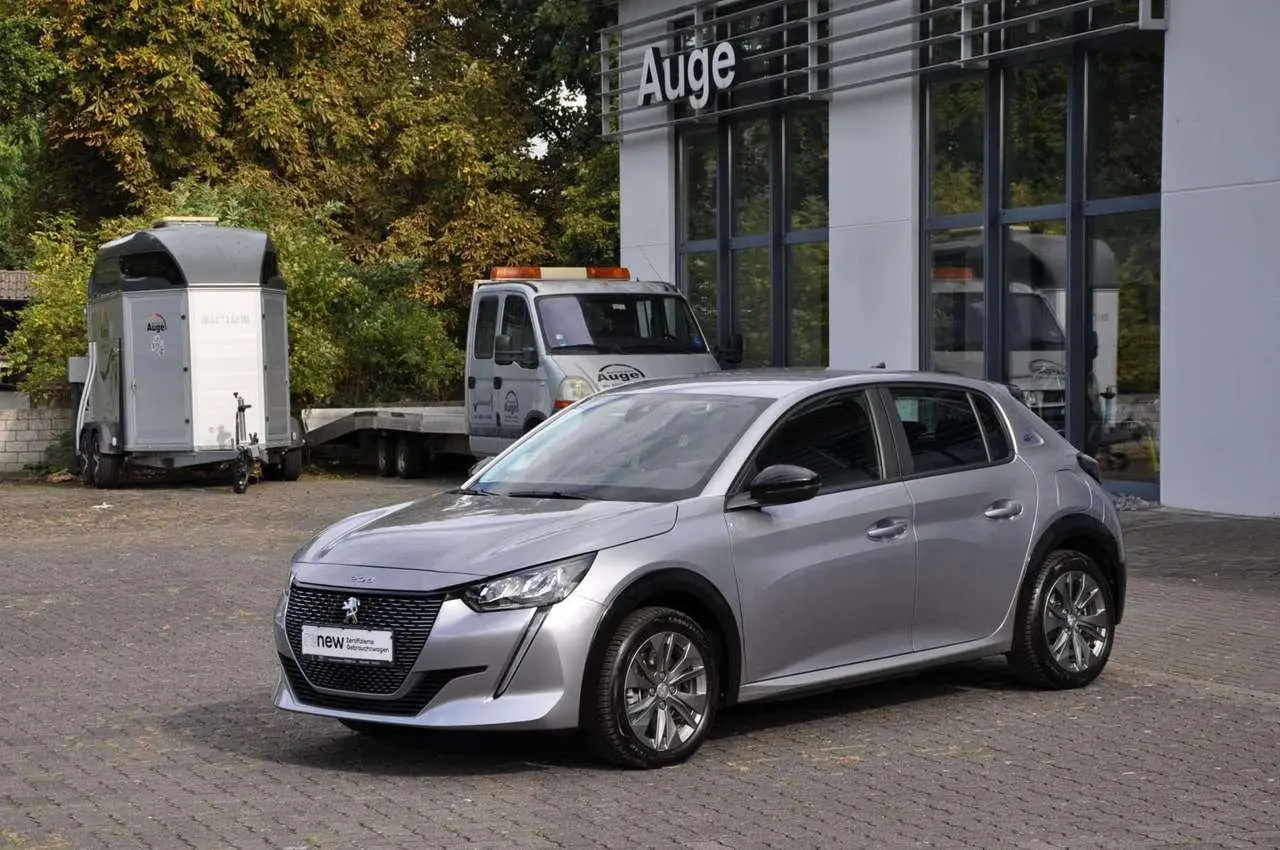 Photo 1 : Peugeot 208 2022 Électrique