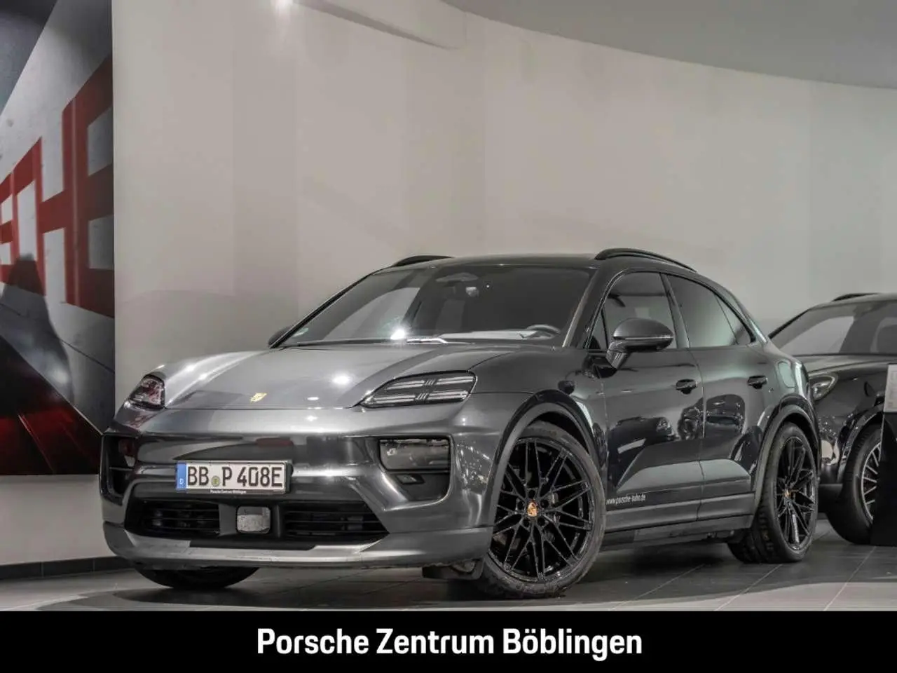 Photo 1 : Porsche Macan 2024 Electric