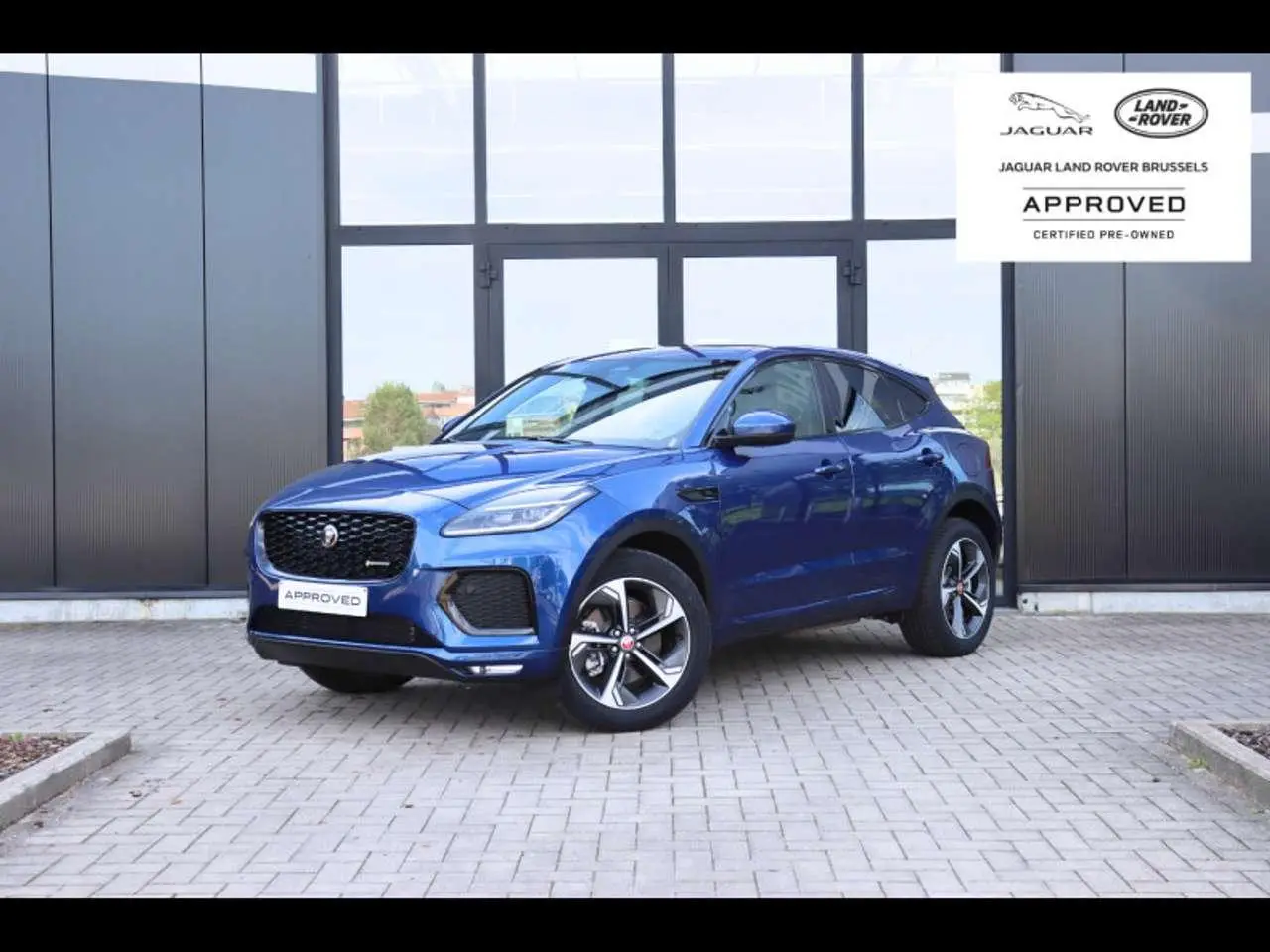 Photo 1 : Jaguar E-pace 2024 Hybrid