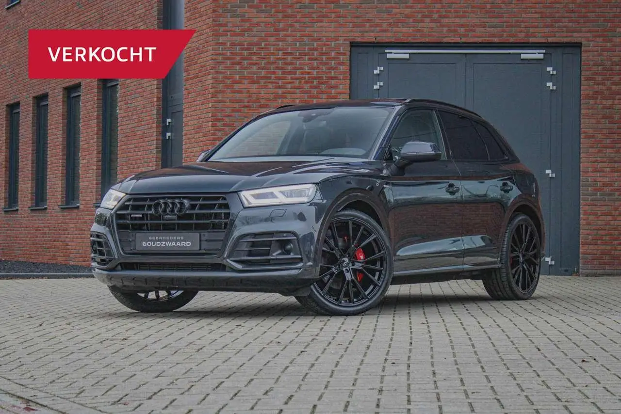 Photo 1 : Audi Q5 2020 Hybride