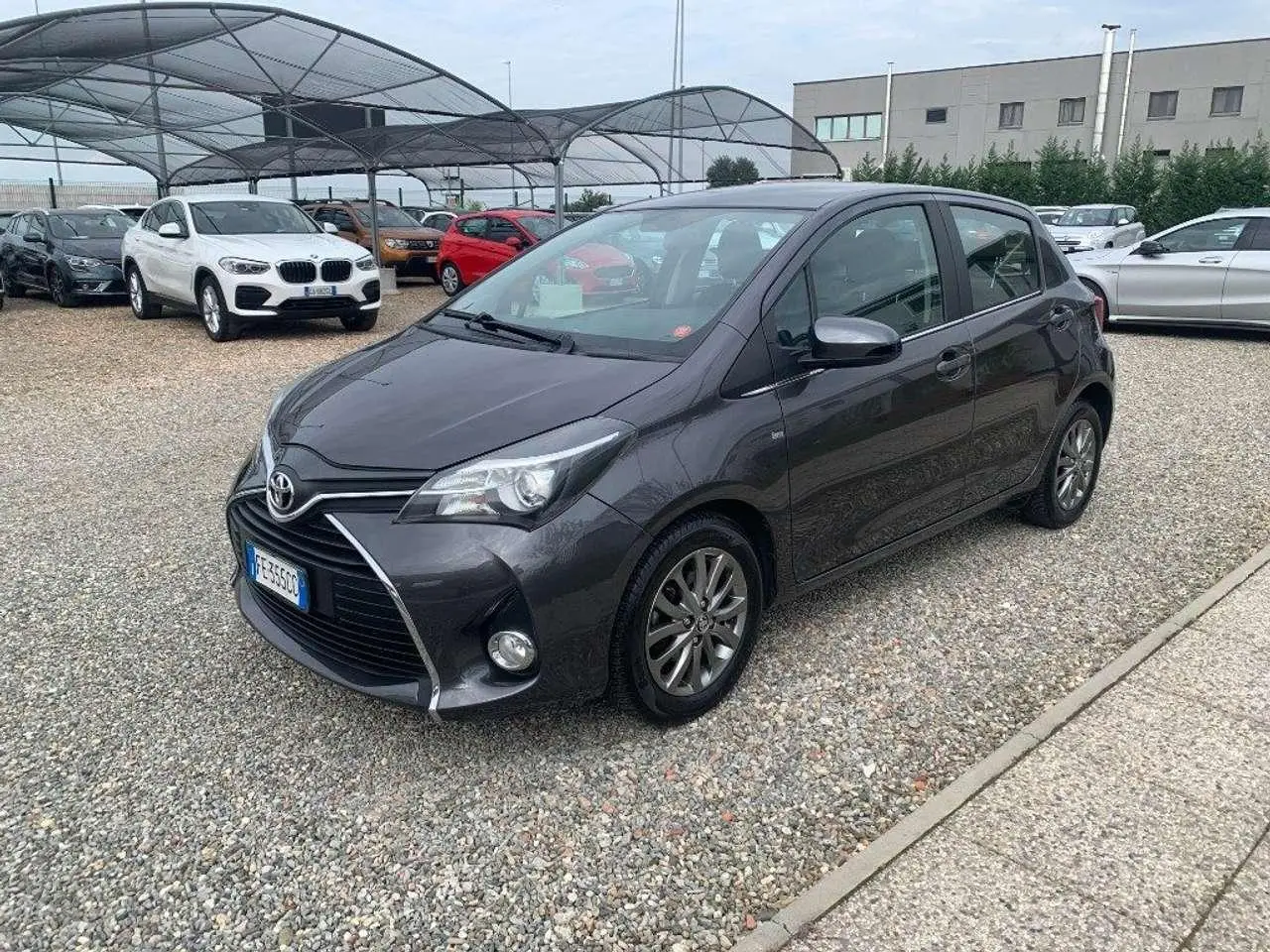 Photo 1 : Toyota Yaris 2016 Petrol