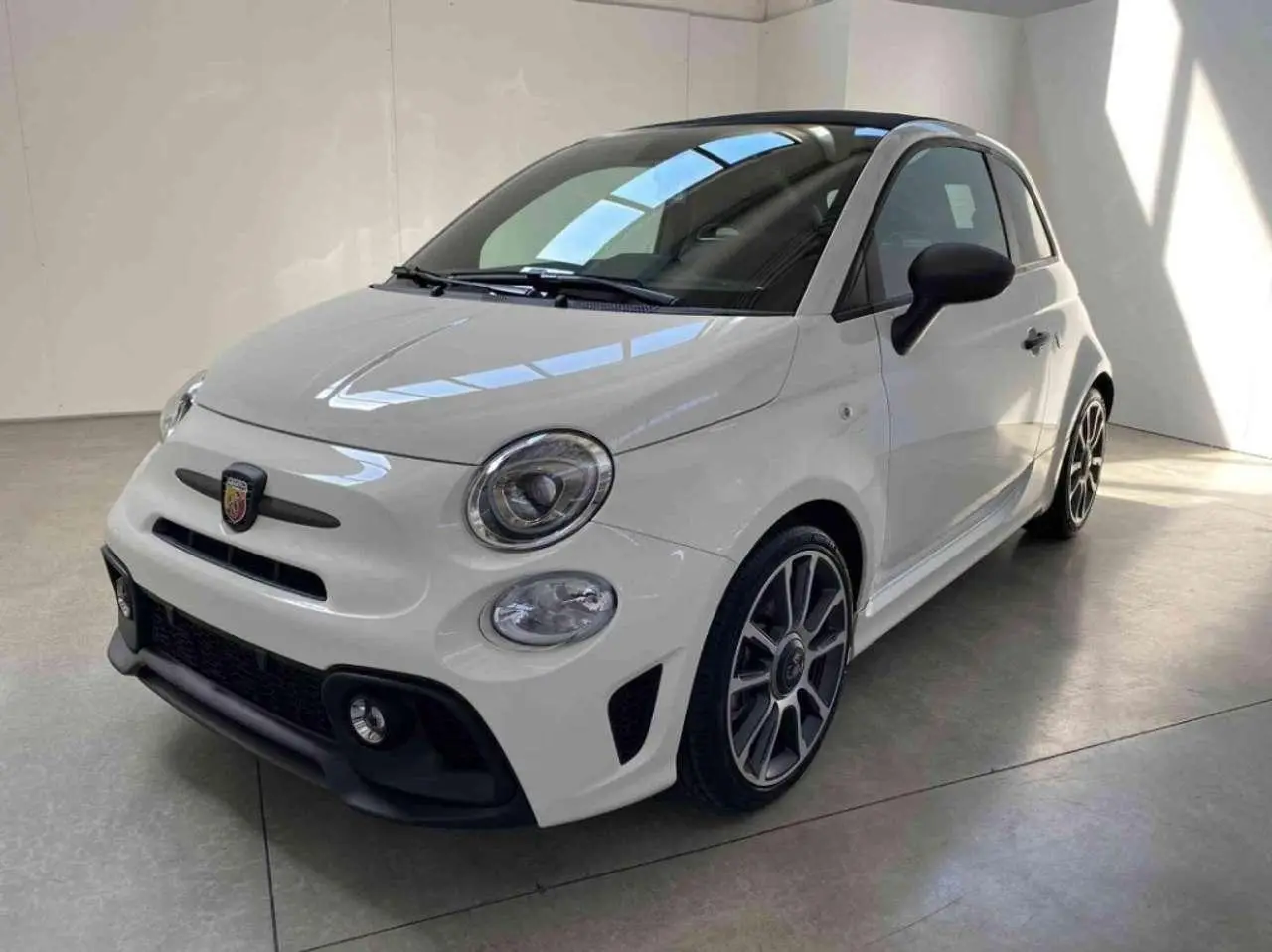 Photo 1 : Abarth 595 2024 Essence