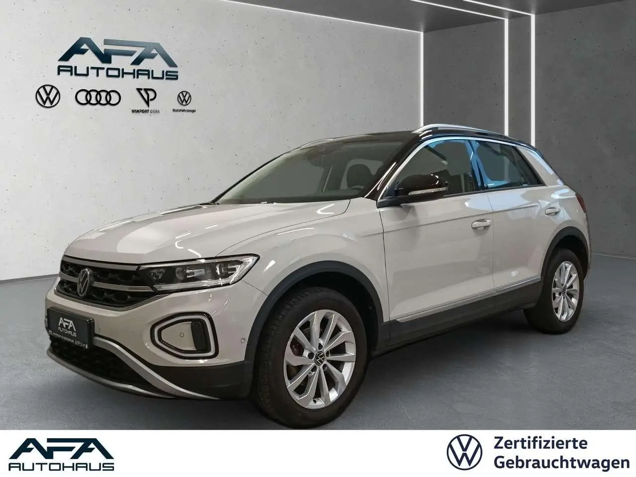 Photo 1 : Volkswagen T-roc 2023 Essence