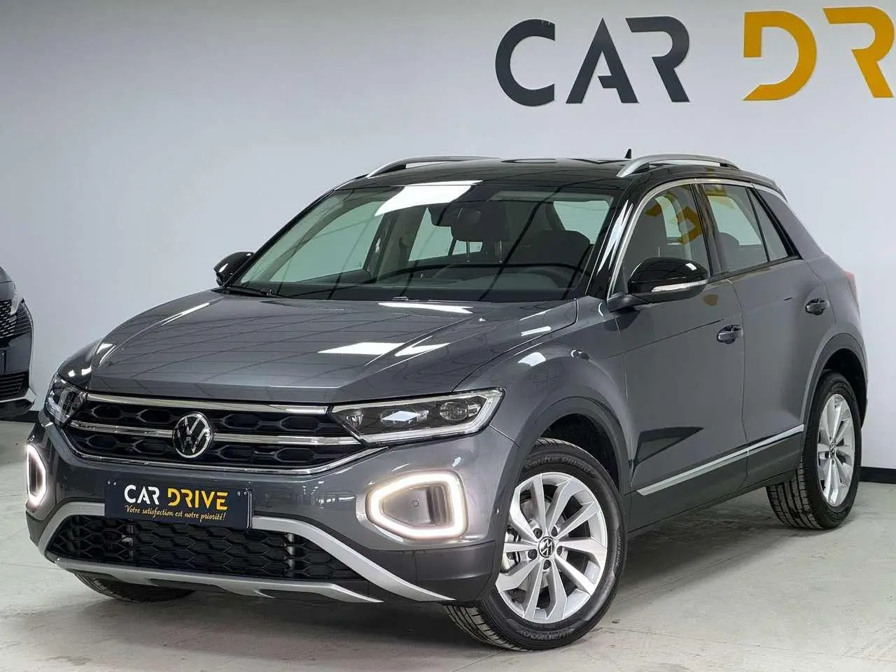 Photo 1 : Volkswagen T-roc 2024 Petrol