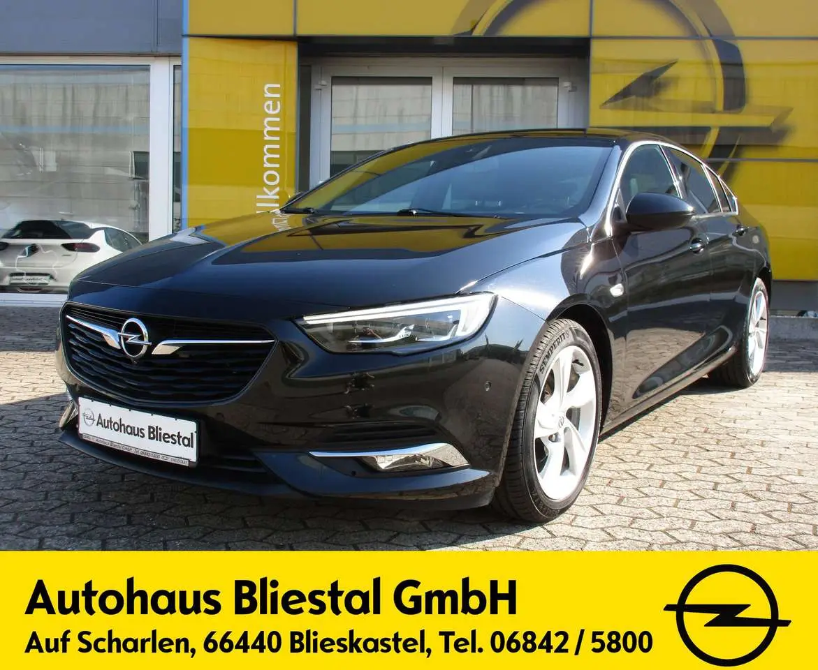 Photo 1 : Opel Insignia 2017 Essence