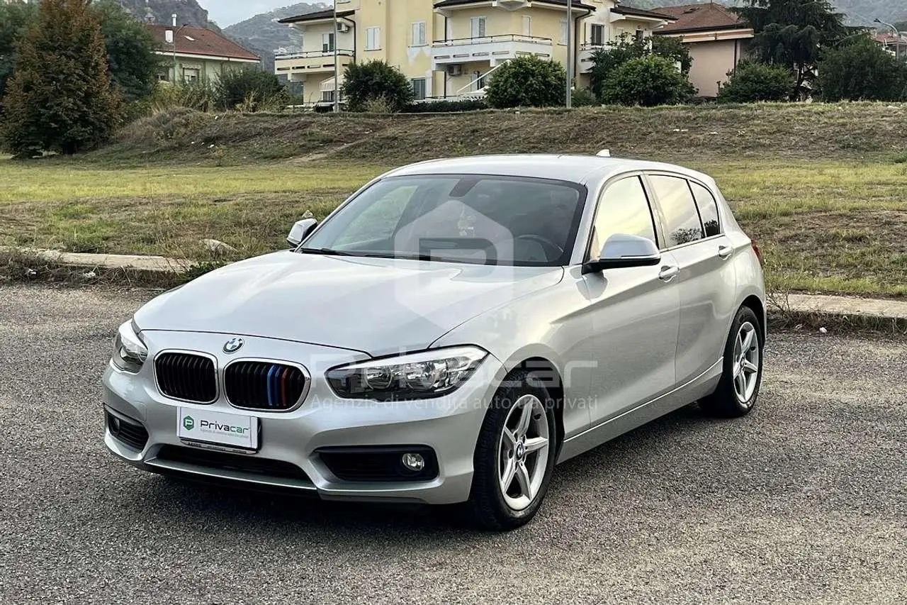 Photo 1 : Bmw Serie 1 2018 Diesel