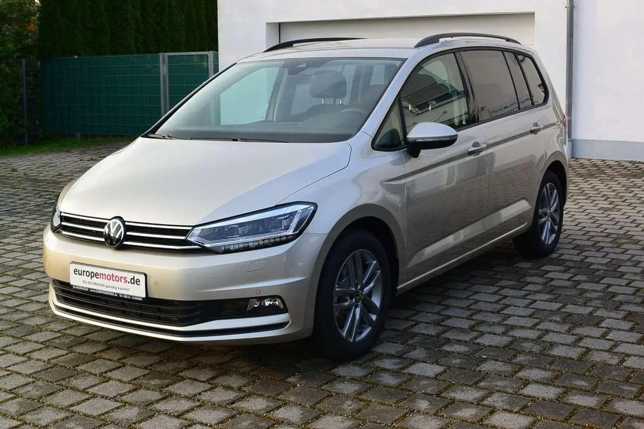 Photo 1 : Volkswagen Touran 2024 Petrol