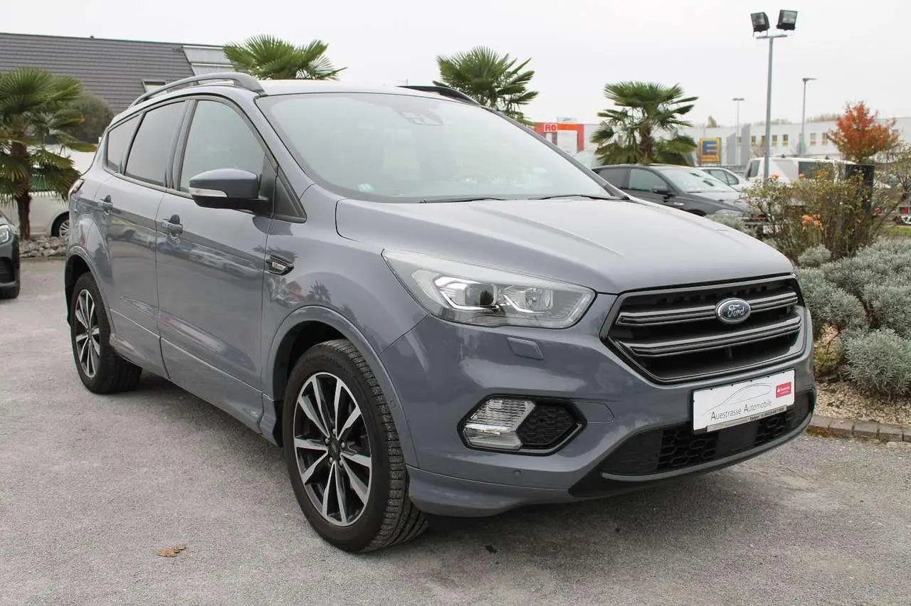 Photo 1 : Ford Kuga 2019 Essence