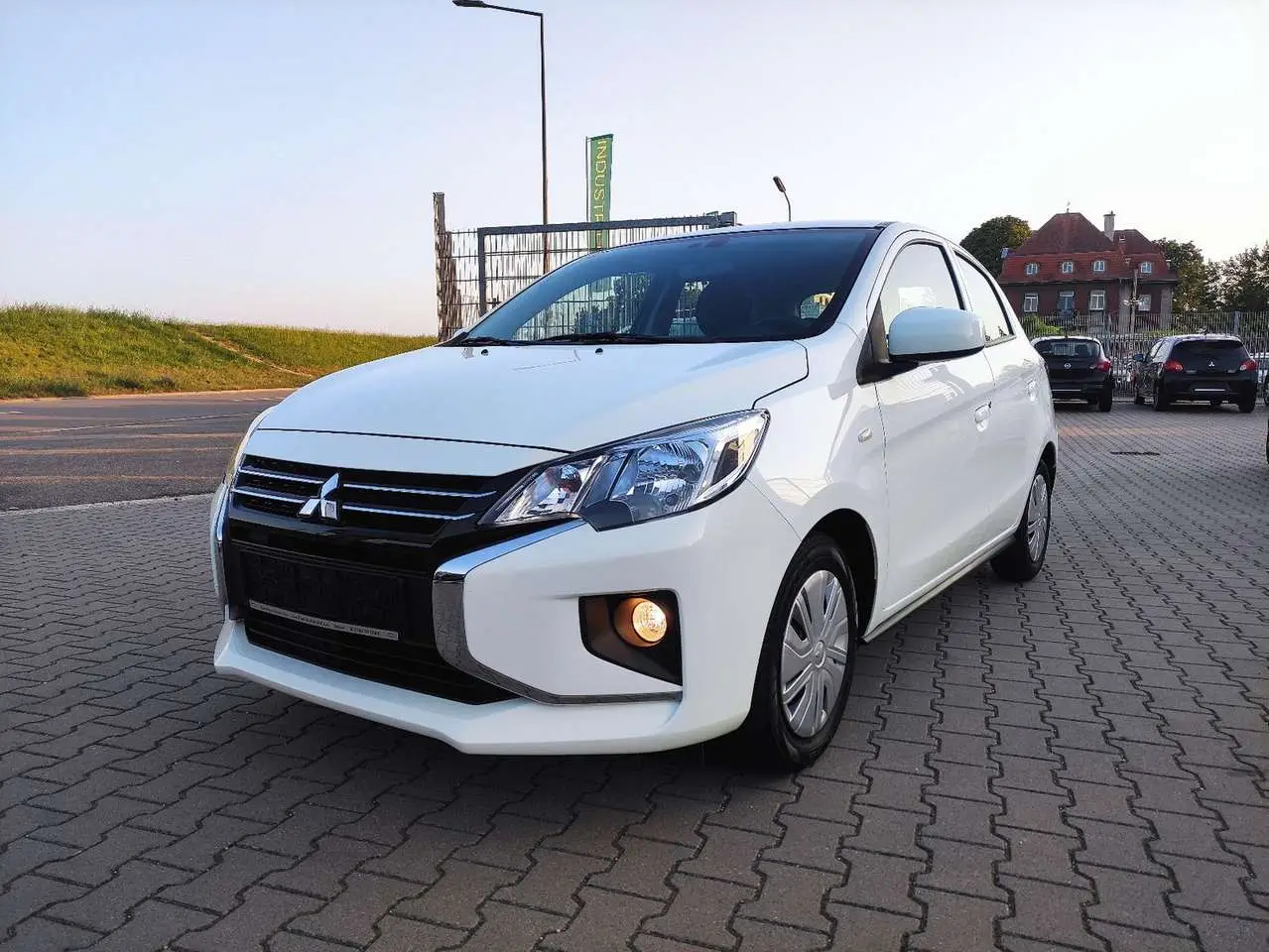 Photo 1 : Mitsubishi Space Star 2021 Essence