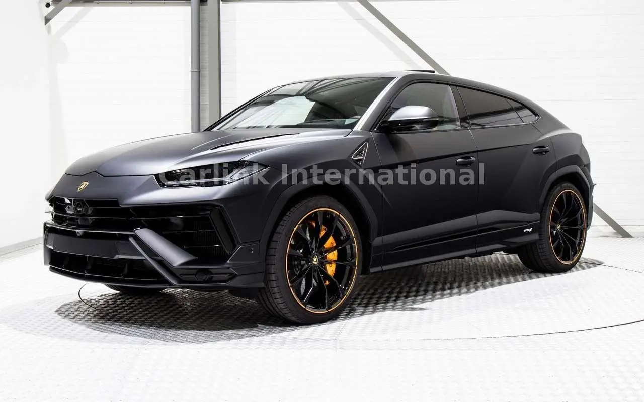 Photo 1 : Lamborghini Urus 2024 Petrol